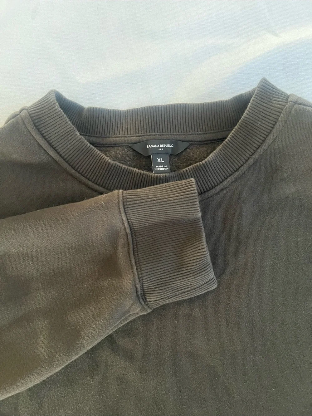 Banana Republic Men's Olive Green Crewneck Sweatshirt